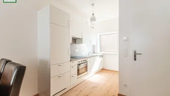 Expose GEEIGNET FÜR EIGENBEDARF ODER ALS INVESTMENT MIT ca. 3,5% RENDITE! SEHR GUTER ZUSTAND! SANIERTE &amp; MÖBLIERTE DACHGESCHOSS-WOHNUNG INKL. KÜCHE! SOFORT BEZIEH- ODER VERMIETBAR!