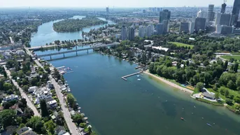 Expose WOHNTRAUM mit ATEMBERAUBENDEN WEITBLICK, welcher Ihre Freunde begeistern wird! DIREKT BEI U1 - Donauzentrum! Tiefgarage (Baurecht)