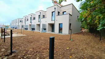 Expose Erstbezug - Provisionsfrei - Photovoltaikanlage &amp; 2 KFZ-Abstellplätze inklusive!