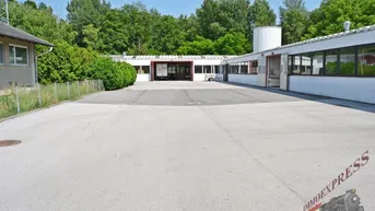 Expose Sehr gut gelegene Halle in Schwadorf für Werkstatt bzw. KFZ geeignet zu mieten - 12 Autominuten von Wien entfernt