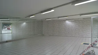 Expose Top Geschäftslokal mit 125 m2 5 Eigenparkplätzen vor der Tür 5.000€ inkl. BK und UST