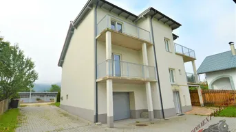 Expose Anlageobjekt vermietet - 2 Wohneinheiten mit großem Carport und Garage