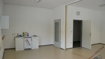 Expose Büro in der Nähe Flughafen Wien 43,88m2 inkl. 2 Parkplätze