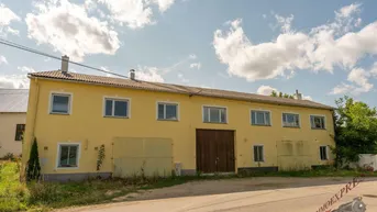 Expose Landleben auf fast 1700m² in Groß bei Hollabrunn!