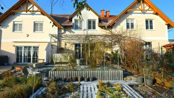 Expose Koffer packen und einziehen - Hochwertiges und möbliertes Reihenhaus - Sackgasse