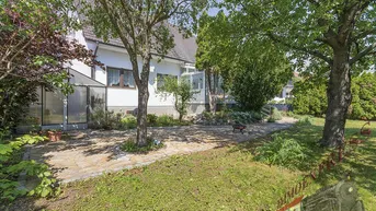 Expose Einfamilienhaus mit Wintergarten in ruhiger Wohnlage = sonniger Garten = Garage