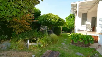 Expose Saniertes Einfamilienhaus mit Garage und uneinsehbarem Garten + 1.223 m² Obstgarten