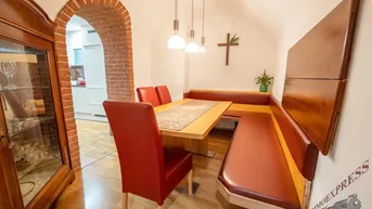 Expose 135m2 Altbaucharme mit Balkon und Dachboden im historischen Hall in Tirol!