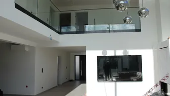Expose Gut gelegenes Einfamilienhaus / Villa in Schwadorf