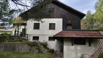 Expose Idyllisches Wohnhaus auf riesengroßem Grundstück (ca.1850m²) vermittelt Urlaubsfeeling –Waldrandlage!