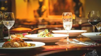 Expose Laufender, top stylischer Restaurantbetrieb mit sehr guten Umsätzen zu vermieten - Kaufoption möglich