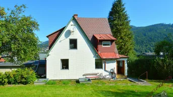 Expose Einfamilienhaus mit Gäste-/Sommerhaus und 2 Garagen - Fernblick