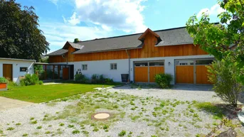 Expose Entkerntes Einfamilienhaus mit großem Innenhof und hochwertig saniertem Stadl - zentrale Ruhelage