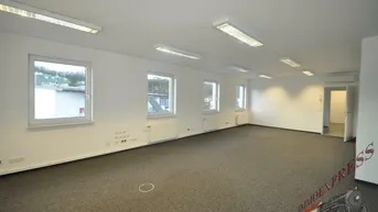 Expose Klimatisiertes Büro mit bester Ausstattung in frequentierter Lage in der Nähe des EKZ-Traisenpark!
