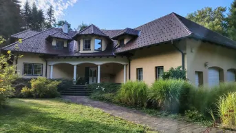 Expose Tolle Villa mit neuer PV-Anlage bietet viel Platz und ruhige, grüne Umgebung – nur ca. 38 min zur Stadtgrenze Wien!