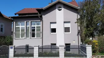 Expose Tolles Mehrfamilienhaus bietet vielfache Nutzungsmöglichkeit auf 3 Etagen – zentrale Lage in Maria Enzersdorf!
