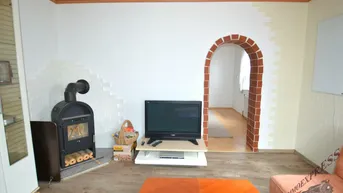 Expose Ein-/ Zweifamilienhaus auf 1.490 m² mit Einliegerwohnung und Garage - Sackgasse
