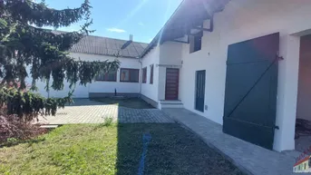 Expose Geräumiges Zweifamilienhaus