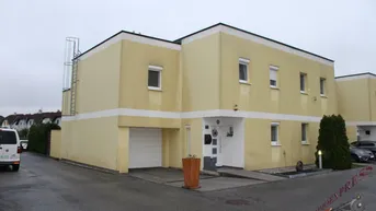 Expose Sehr gut gelegenes Eckreihenhaus mit Garage, Garten &amp; Pool sowie Infrarotkabine im Keller