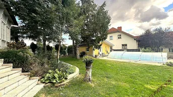Expose Familientraum mit Keller und Garage! Großer Garten mit Swimmingpool! Sauna im Nebengebäude!