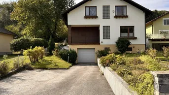 Expose Gepflegtes Einfamilienhaus in Heiligenkreuz – 6 Zimmer, Balkon und Garage - Platz für die ganze Familie!