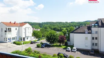 Expose Großzügige 3-Zimmer Wohnung in Treffling