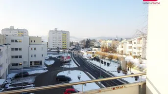 Expose Schön aufgeteilte Wohnung mit Loggia