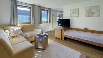 Expose Großzügige 2,5-Zimmer-Wohnung mit Abstellplatz