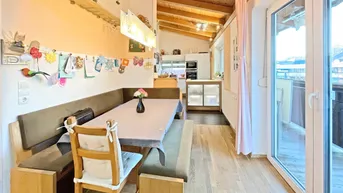 Expose Großzügige 2-Zimmer-Dachgeschosswohnung