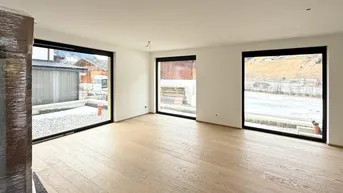Expose Hochwertige Doppelhaushälfte 2 mit 5 Zimmern, Terrassen, Garten und Garage zum Erstbezug