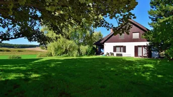 Expose Exklusives Traum-Anwesen mit Naturteich und Gästehaus