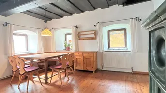 Expose TRADITONELLES WOHNHAUS IM ALPENSTIL