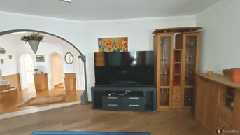 Expose Wunderschöne Villa in exklusiver Bauausführung und Einrichtung
