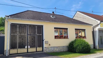 Expose Gepflegter Landhaus-Bungalow mit Innenhof, Nebengebäude u. Stadl