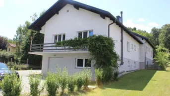 Expose Großpetersdorf: Neuwertiges Zweifamilienhaus in Aussichtslage