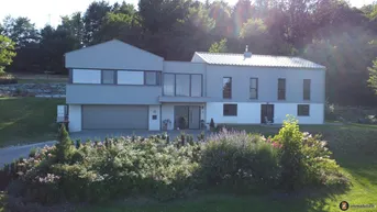 Expose Exklusives Haus mit Schlossblick in traumhafter Einzellage!