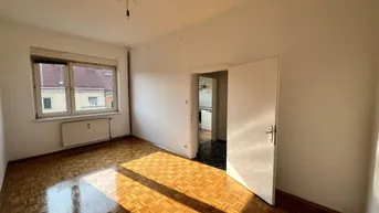 Expose Nähe Bahnhof, ideal für Anleger!!! vermietete 3 Zimmer mit Balkon &amp; extra Küche ++Videorundgang++