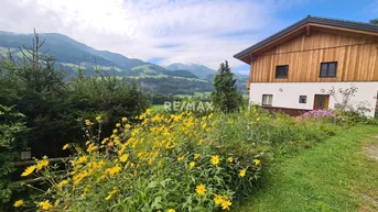 Expose Großzügige Immobilie mit viel Potenzial und traumhafter Aussicht!