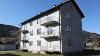 Expose 6-Familien Wohnhaus mit Garagen in wunderschöner Naturlage