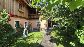 Expose Bad Aussee Zentrum: Haus mit 6 Wohnungen und Garten