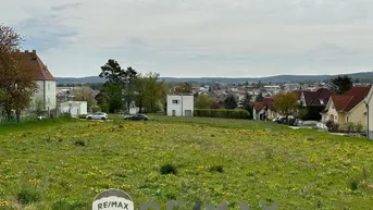 Expose " Sonniges Grundstück in TOP-Lage von Hollabrunn, Nähe Bahnhof "
