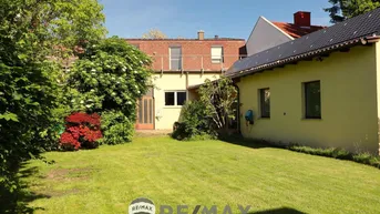 Expose "Ein/Zwei/Dreifamilienhaus mitten im Ortszentrum!"