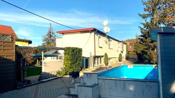 Expose "Ein-/Zweifamilienhaus, neu renoviert, mit 2 Wohnungen (je 120m²) und Pool!"