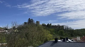 Expose "Solides Haus mit herrlichem Grundstück mit Blick auf die Burg"