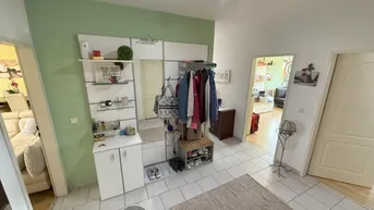 Expose “ Willkommen Zuhause- Sonnige 4 Zimmer Wohnung mit Loggia, Blick, Keller, Lift "