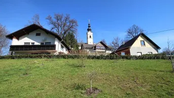 Expose Schönes Zweifamilienhaus mit großem Grundstück und großem Nebengebäude in Grafenstein ( Kleintierhaltung möglich.)