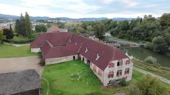 Expose Althofen: 5.000 m² Grund mit Stall