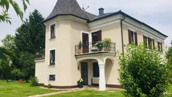 Expose Traumwohnung in historischer Villa!