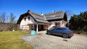 Expose NEUER Preis - Großzügiges, stillvolles Mehrfamilienhaus mit 3 Wohneinheiten, sonnigen 1400 m² Grund und herrlichem Bergblick!