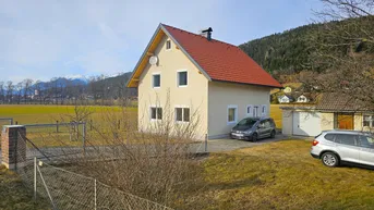Expose Liebevoll saniertes Haus mit Garten, Garage und moderner Ausstattung - Miete!